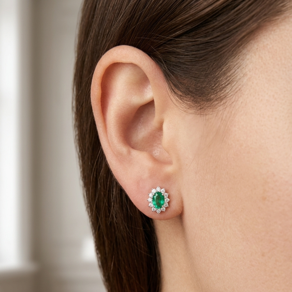 Mini Julieta Emerald Earrings